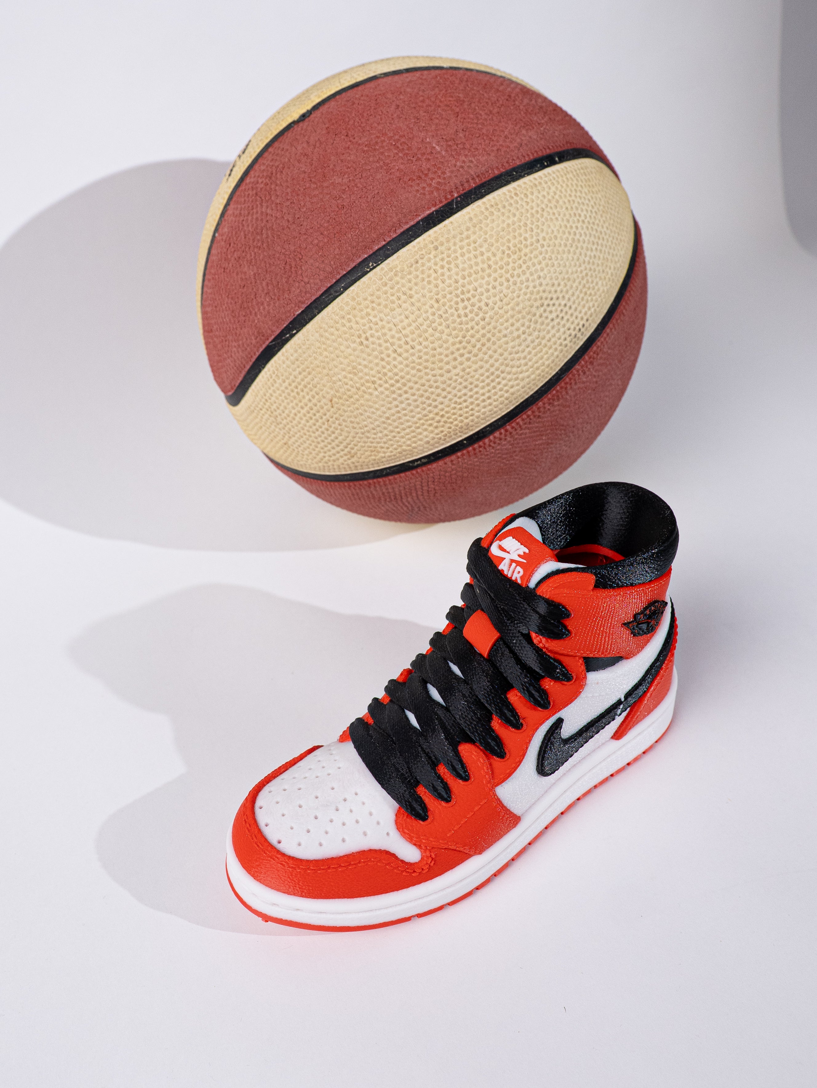 'Jordan 1 Miniature Shoe' 1:2 Scale