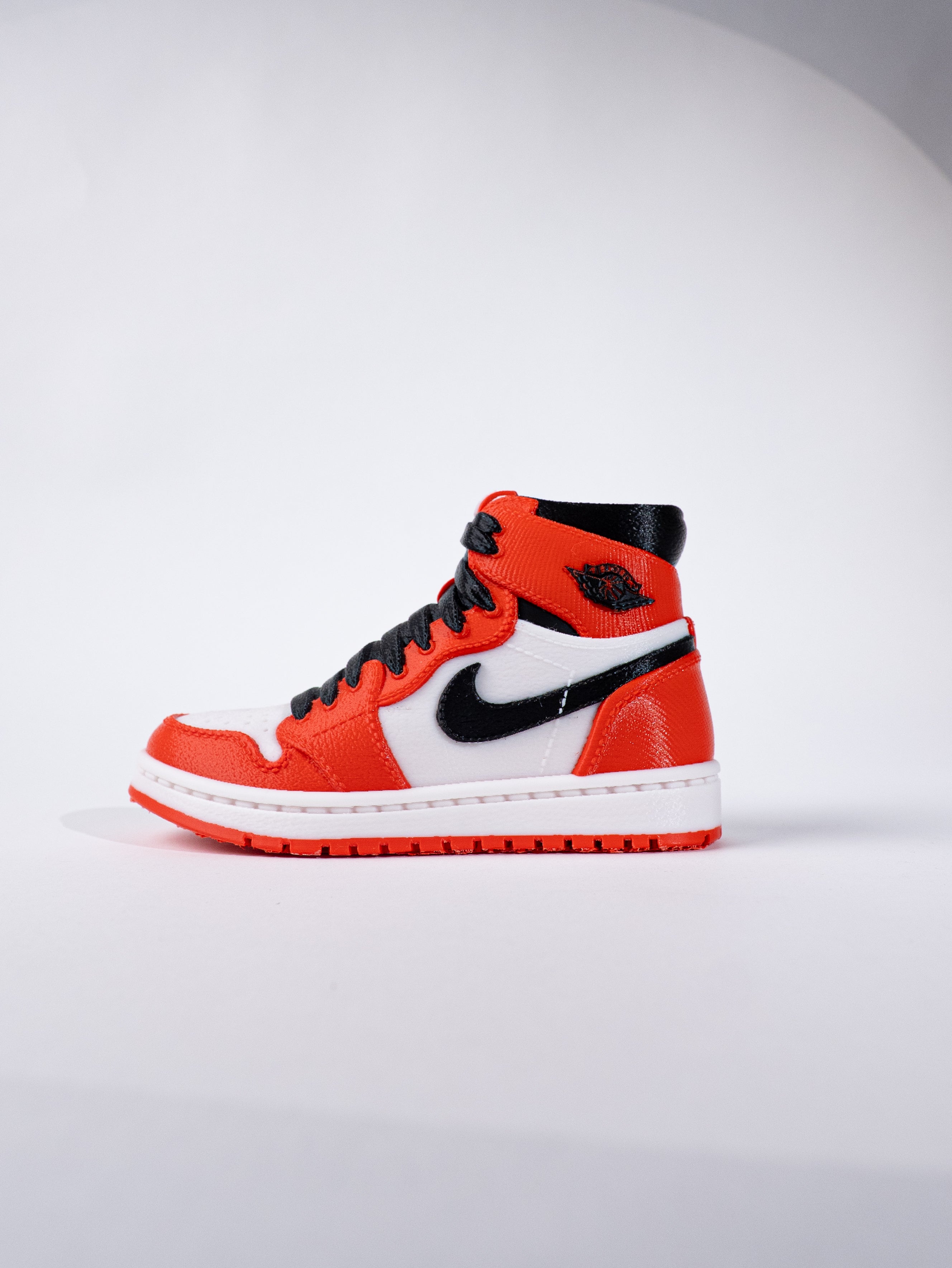 'Jordan 1 Miniature Shoe' 1:2 Scale
