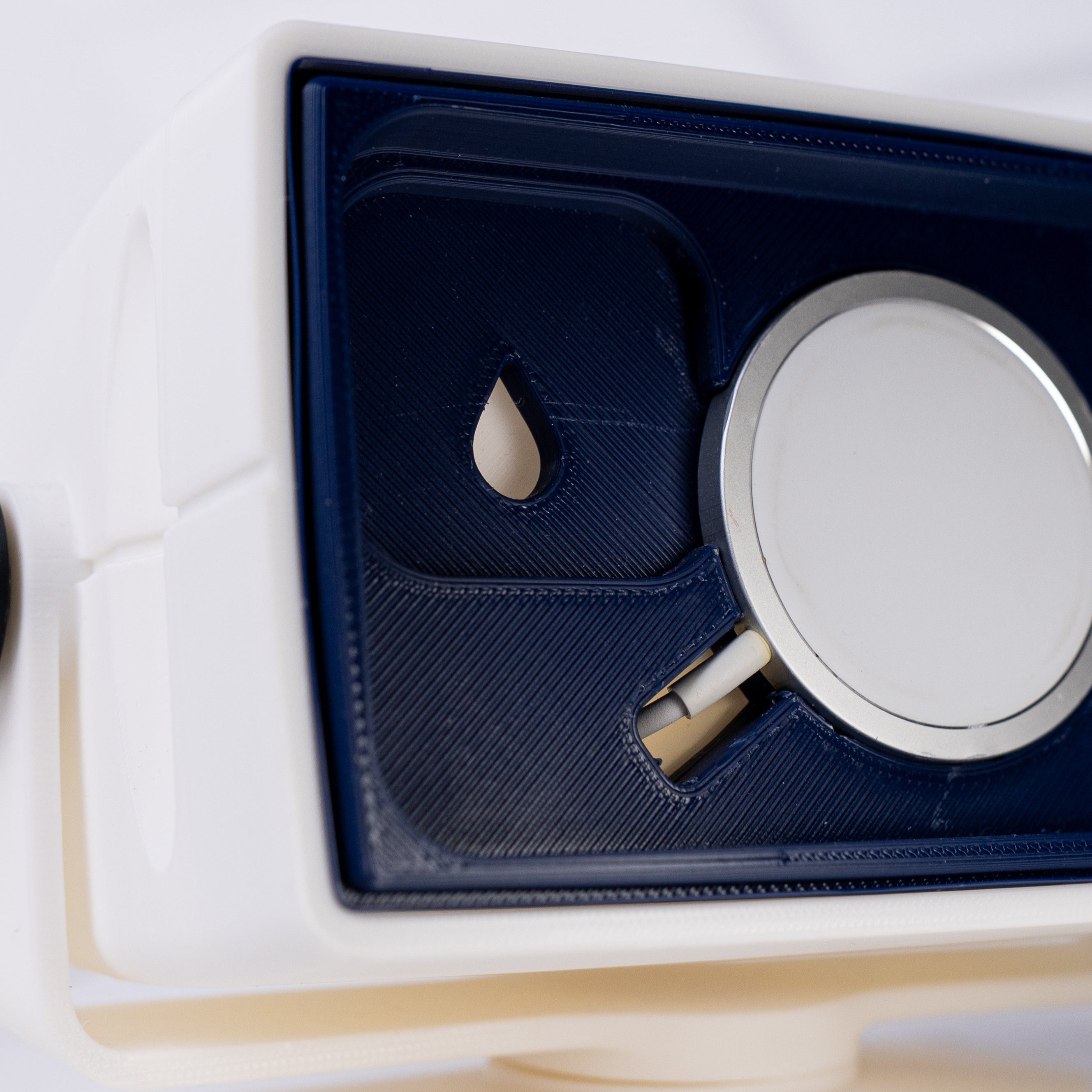 'Lumon' iPhone Night Stand