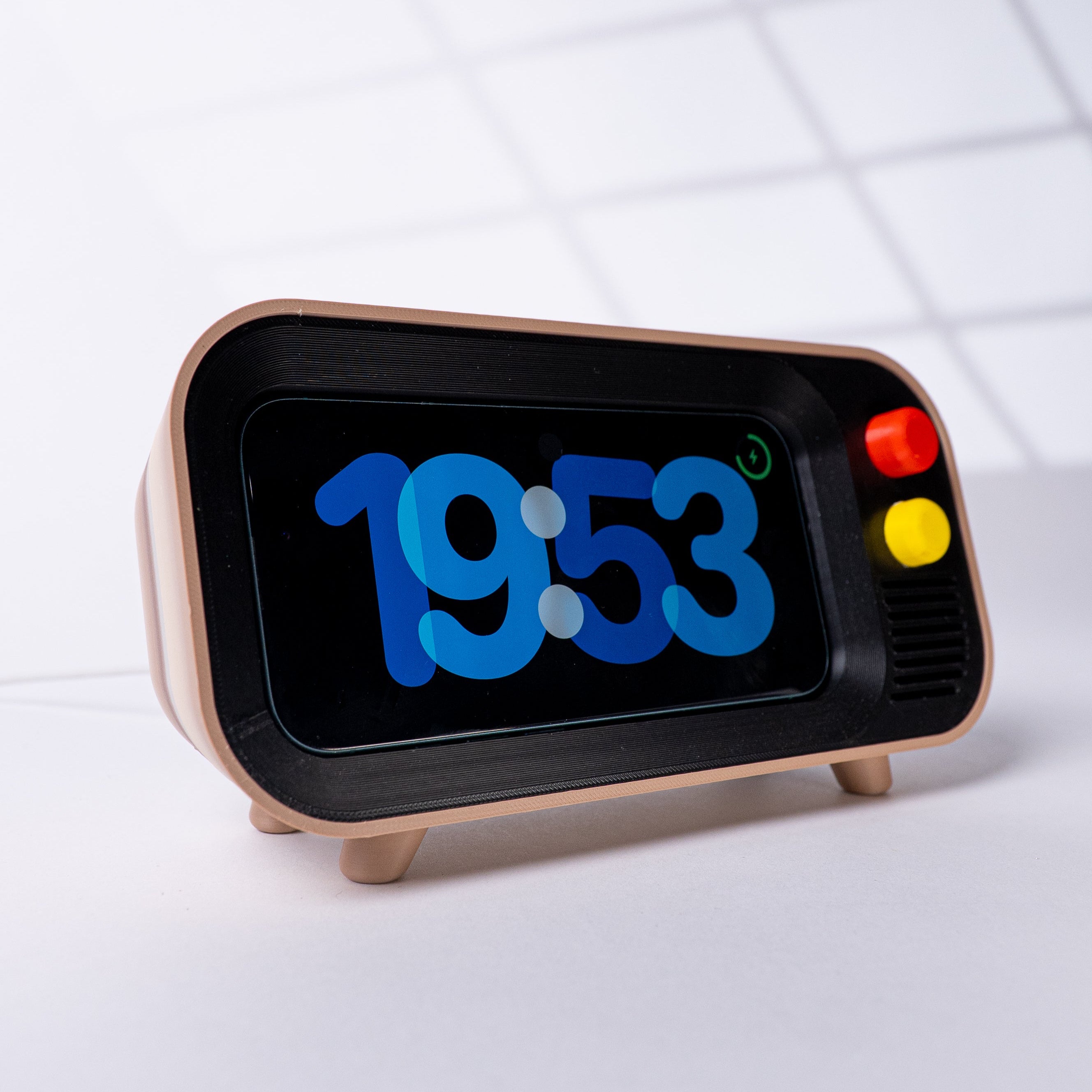 'Vintage TV' iPhone MagSafe Charging Stand