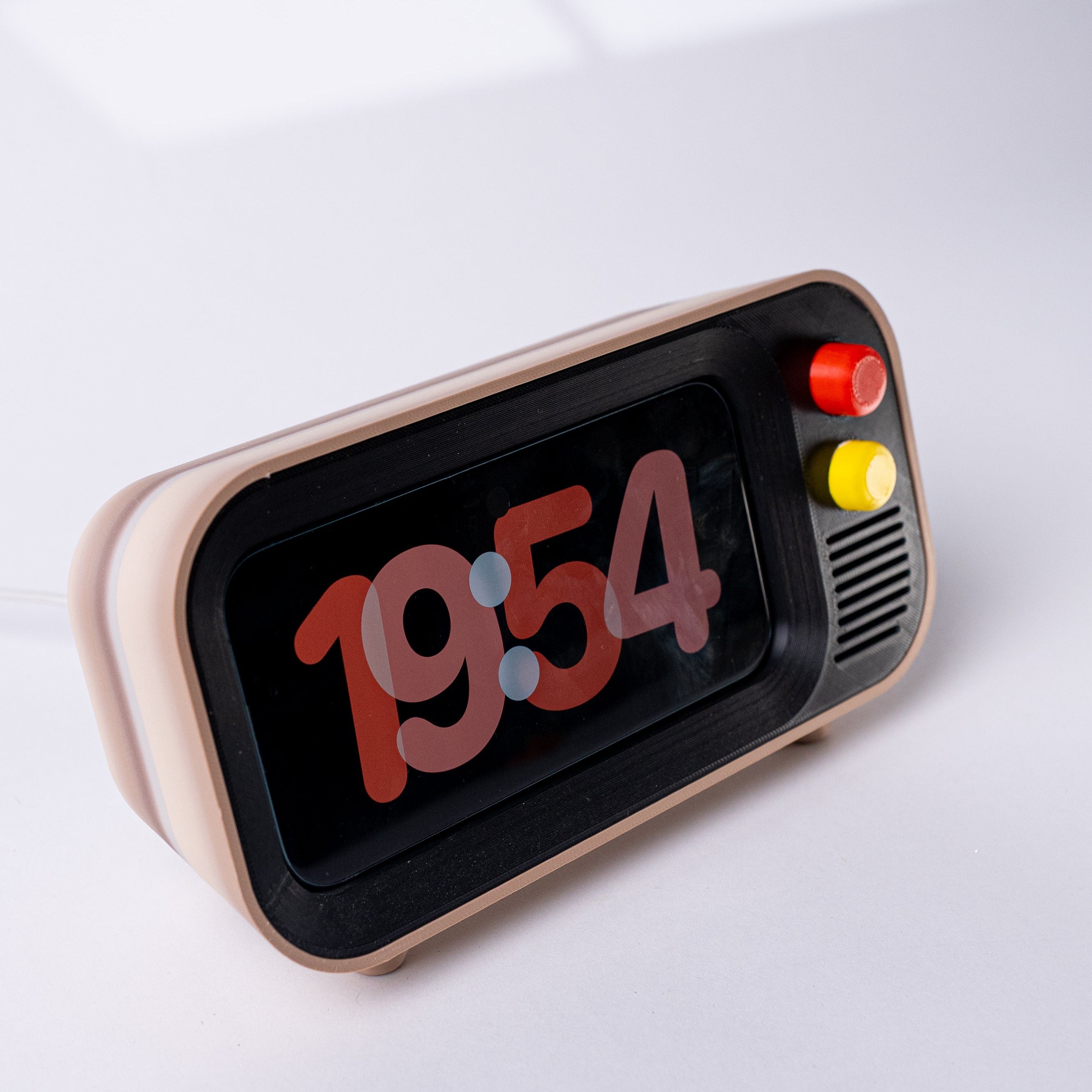 'Vintage TV' iPhone MagSafe Charging Stand