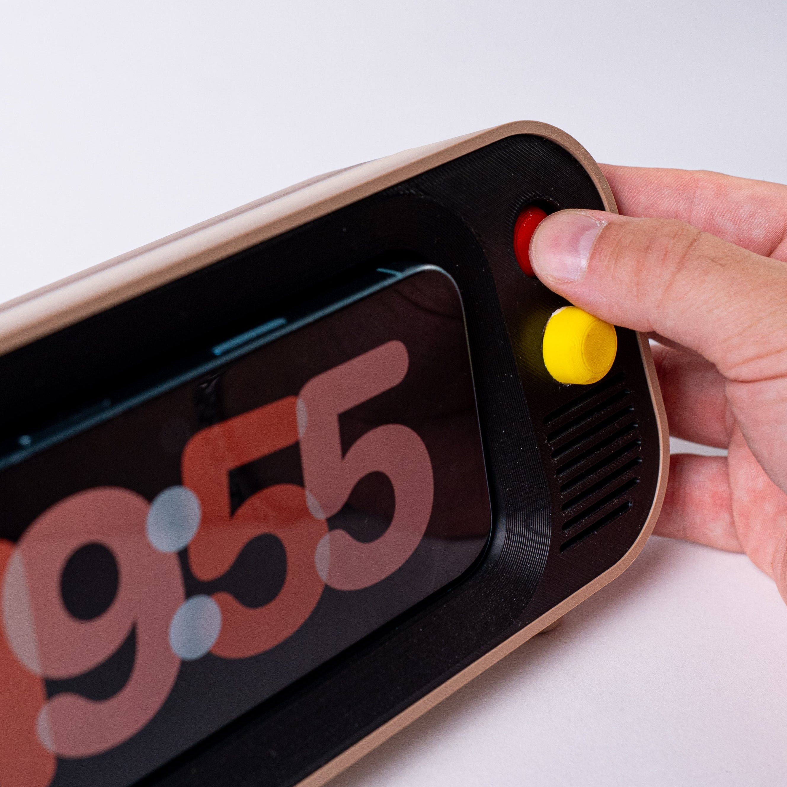 'Vintage TV' iPhone MagSafe Charging Stand