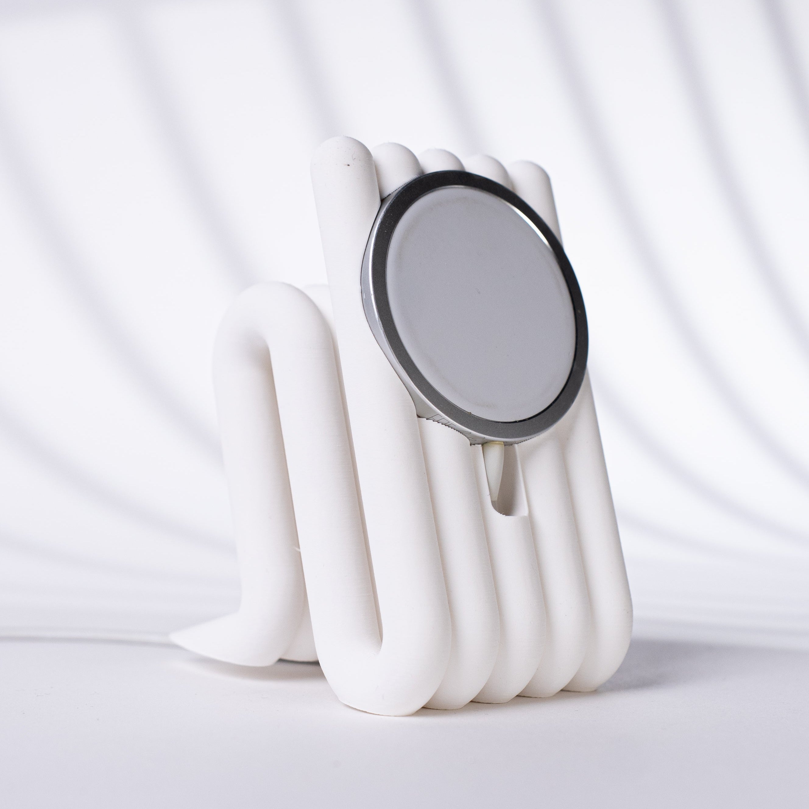 'Cute Tubes' MagSafe Stand