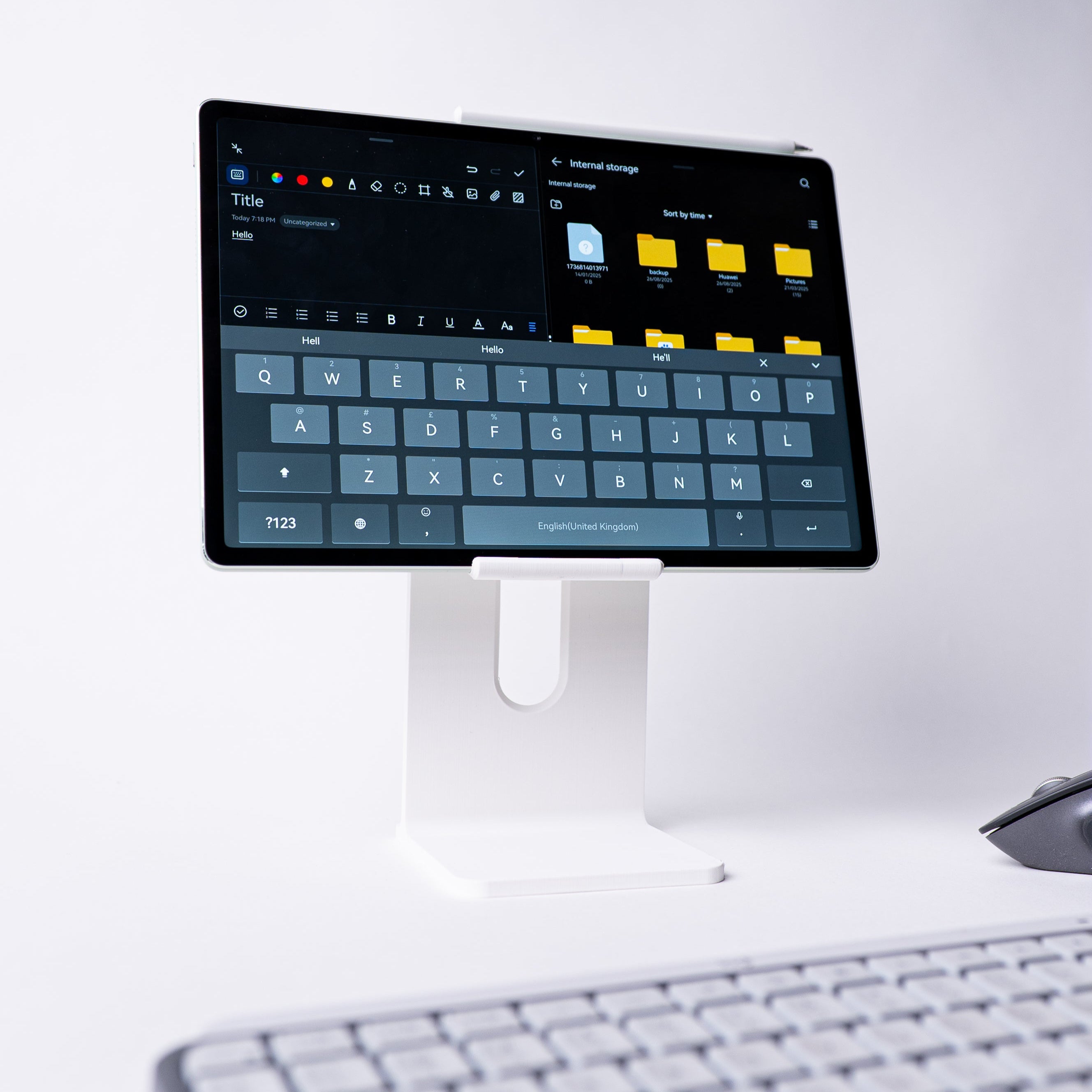 'Studio Display' iPad/Tablet Stand