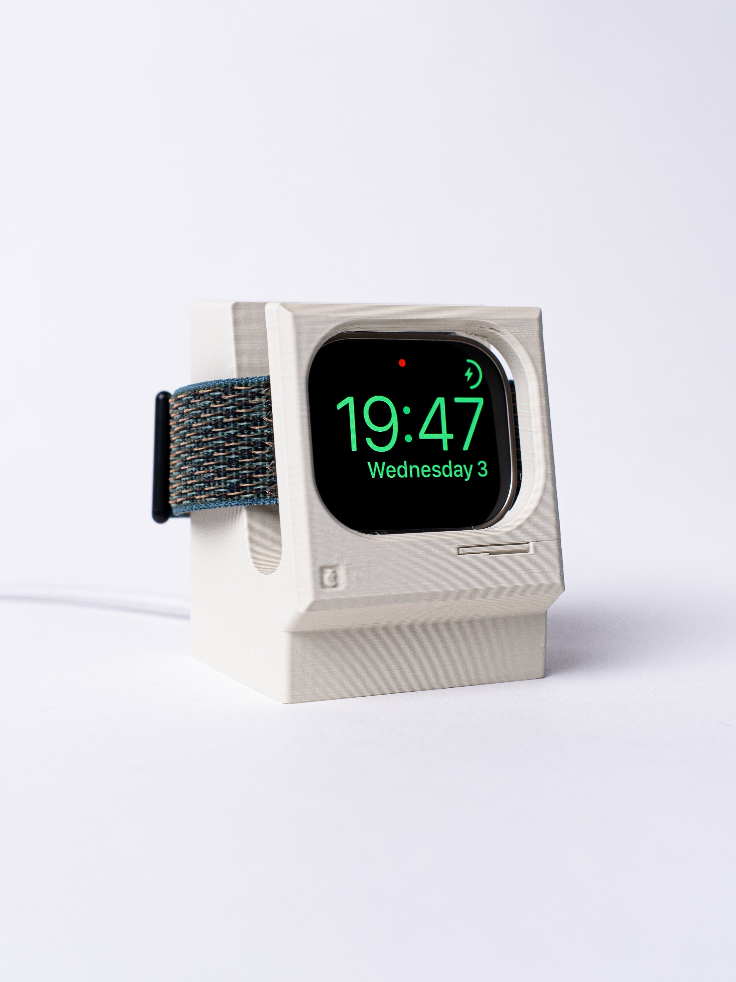 'Macintosh Original' Apple Watch Charging Stand