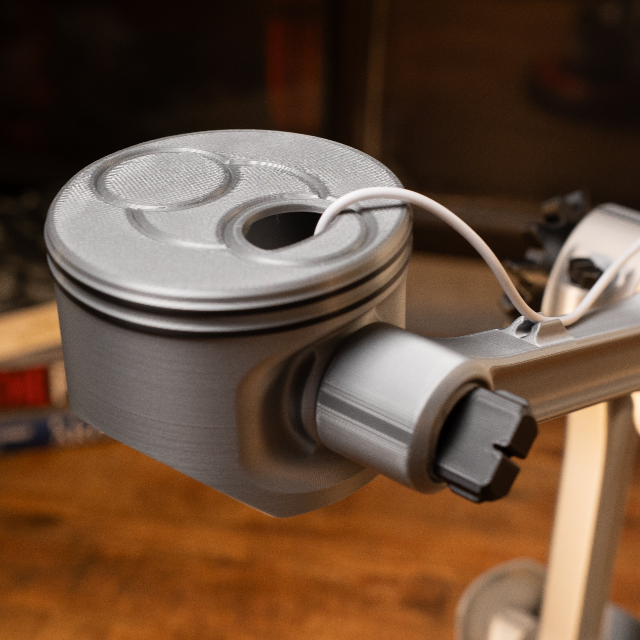 'Piston Rod' Desk Lamp