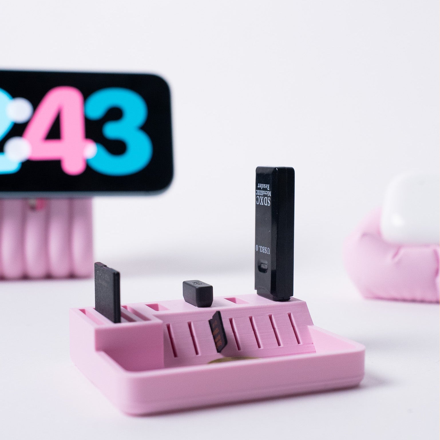 'Cupertino White 3 Desk Combo'