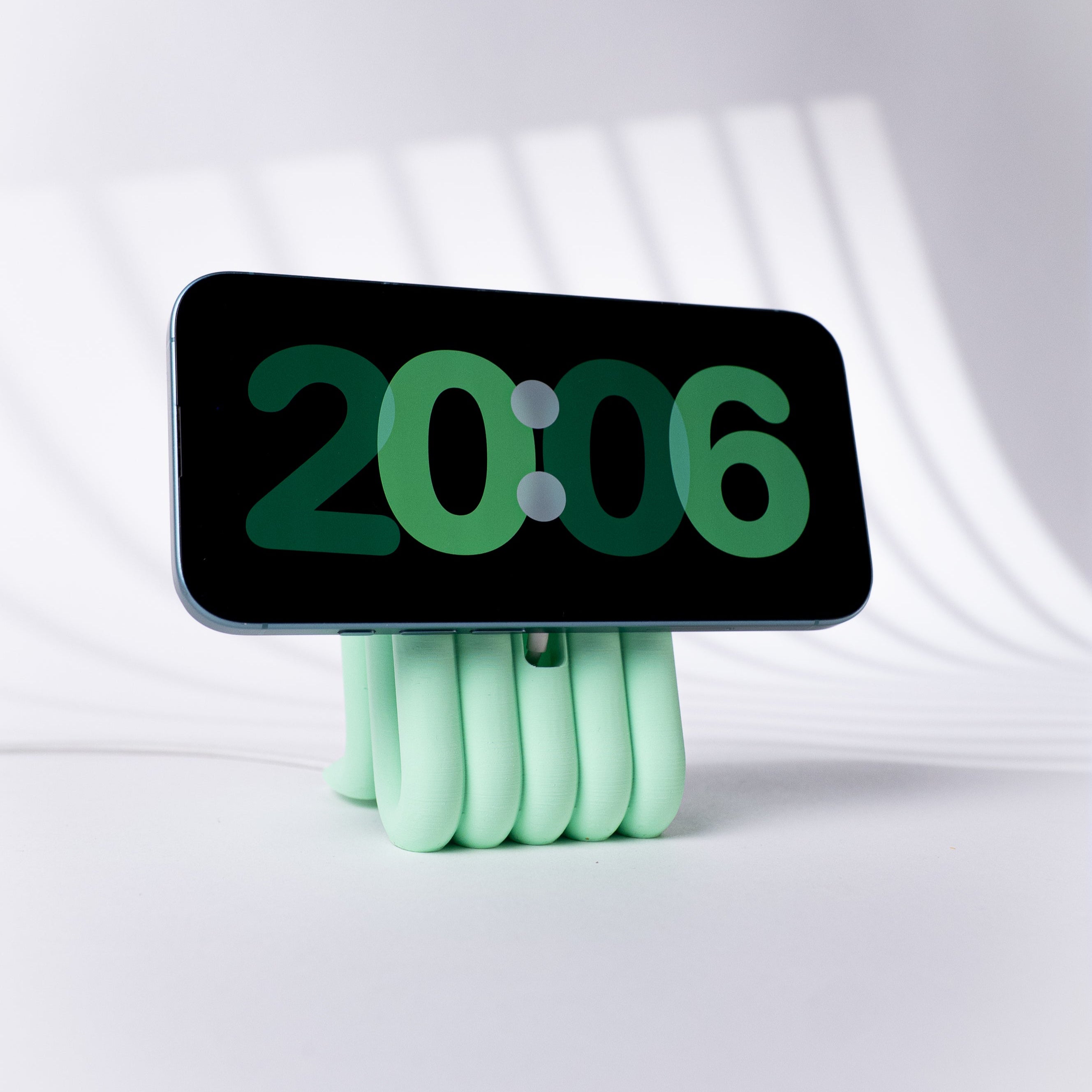 'Cute Tubes' MagSafe Stand