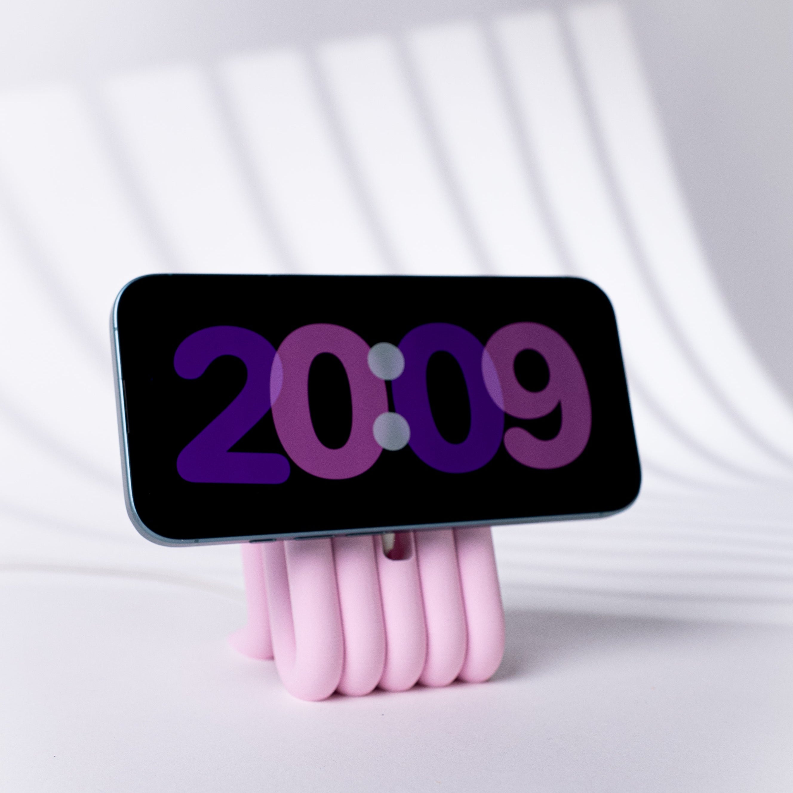 'Cute Tubes' MagSafe Stand